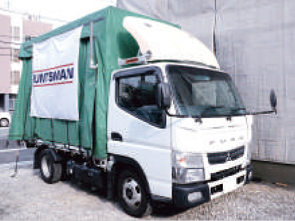吹付け断熱施工の専用車両