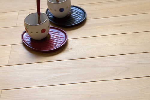 自然素材の家ciaoチャオ、床 材 桜無垢材