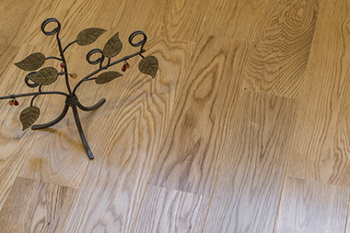 自然素材の家ciaoチャオ、床 材 楢無垢材
